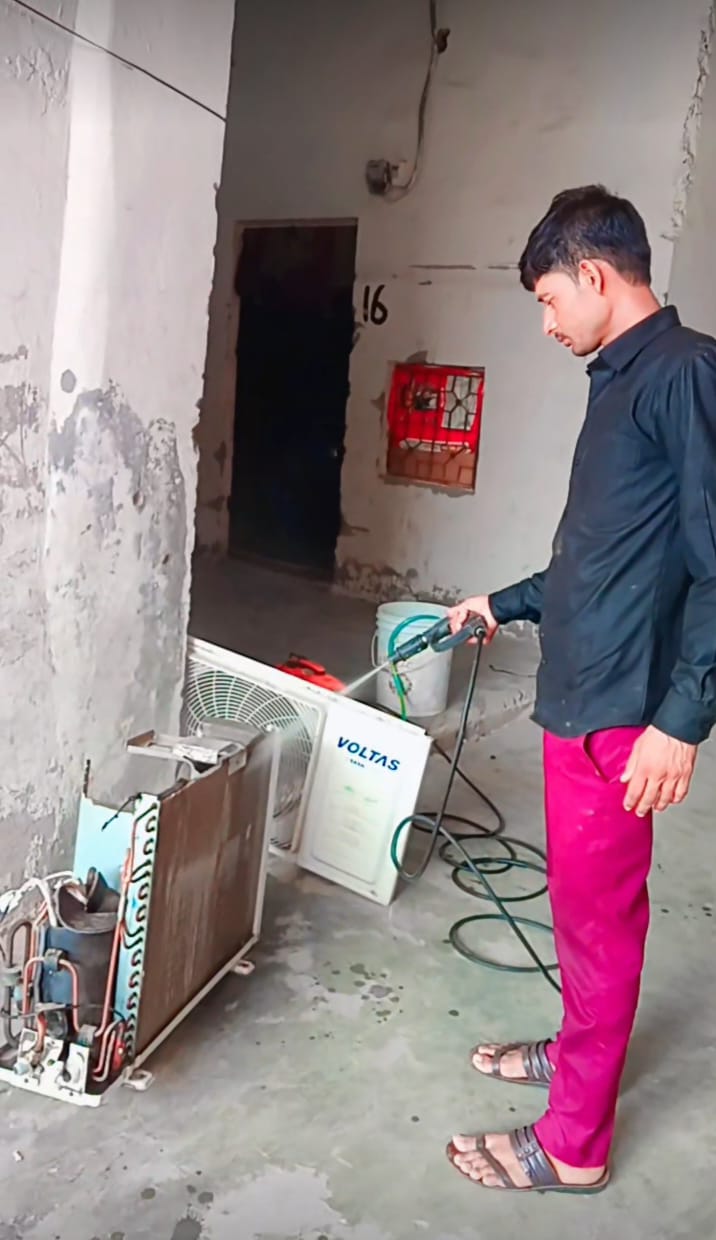 Ac service in gaur city Noida